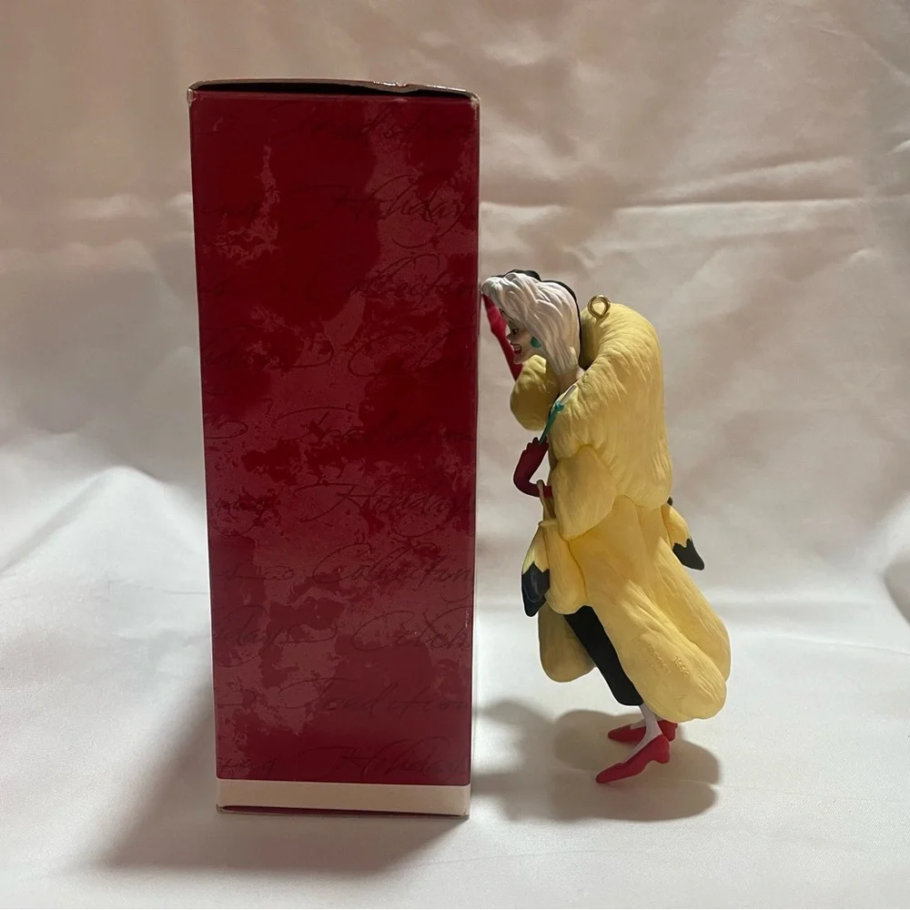 Hallmark Keepsake Ornament Cruella de Vil 1998 Disney 101 Dalmations Villain